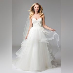 Wedding dress WTOO warren